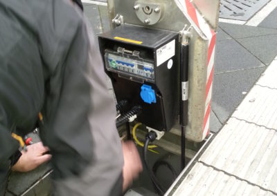 Installation of a drop manifold