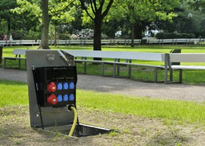 Elektrant im Boden versenkt. Passend auch für Parks